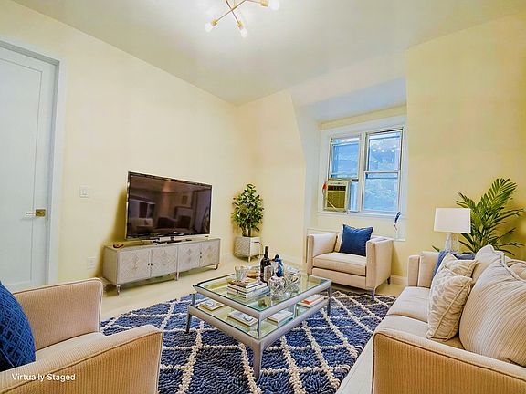 2nd image of 313 W 91st St APT 5A