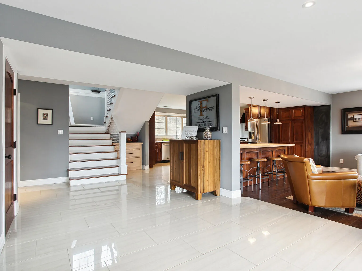 4 bed, 5000 sqft, $9,000 — Photo 2
