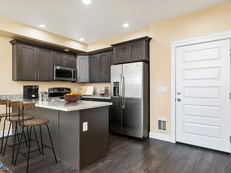 Marigold Apartments — Photo 10