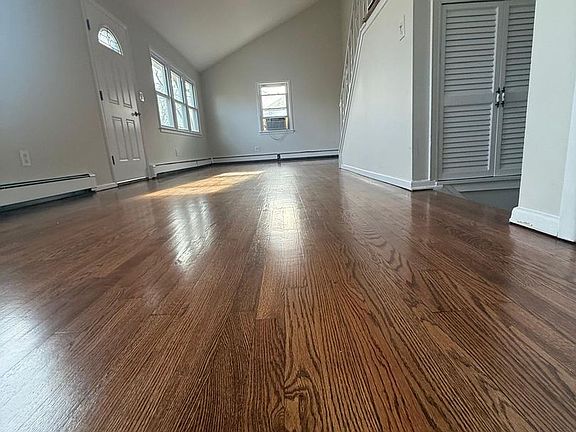 2nd image of 206 Wedgewood Dr