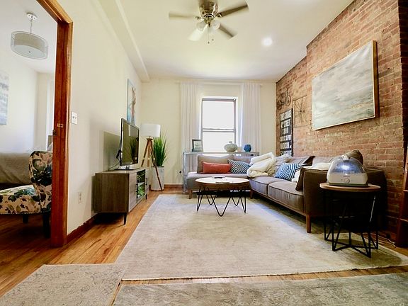 4th image of 35 W 69th St APT 5R