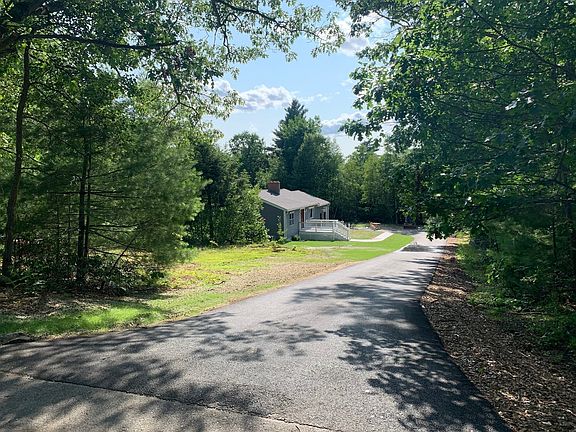 3rd image of 407 South Rd