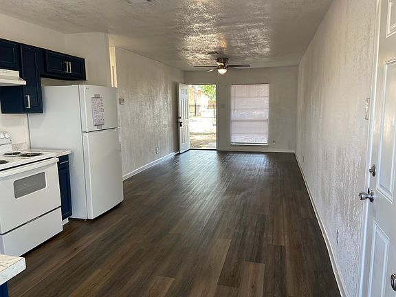3rd image of 8979 Seacliff St