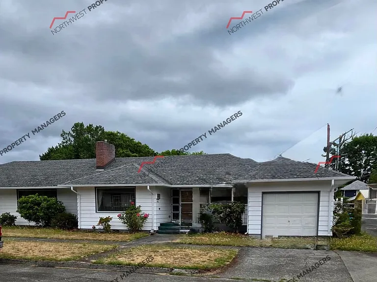 413-417 W Magnolia St — Photo 2