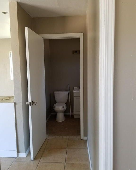 2nd image of 10360 Peach Ave