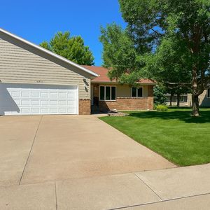 2231 Crystal Ave SE, Aberdeen, SD, 57401