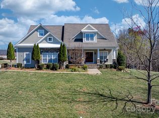 37 Par Dr, Granite Falls, NC 28630