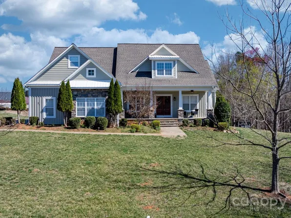 37 Par Dr, Granite Falls, NC 28630