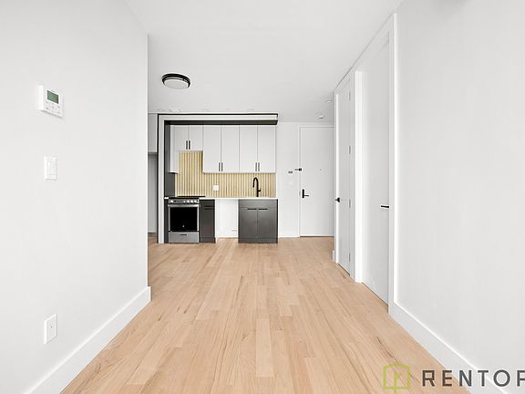 4th image of 22 Frost St #405