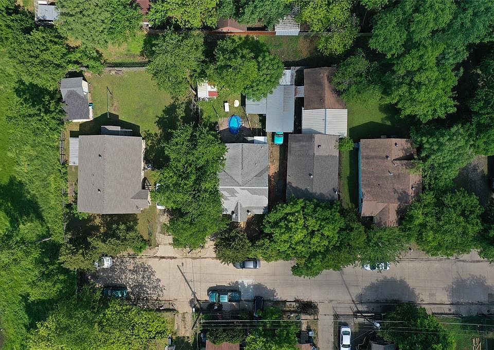 2nd image of 3350 Brantley St