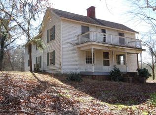 9395 Center Grove Church Rd, Clemmons, NC 27012