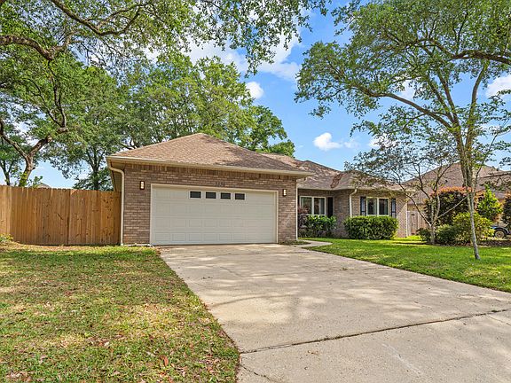 4th image of 3336 Holt Cir