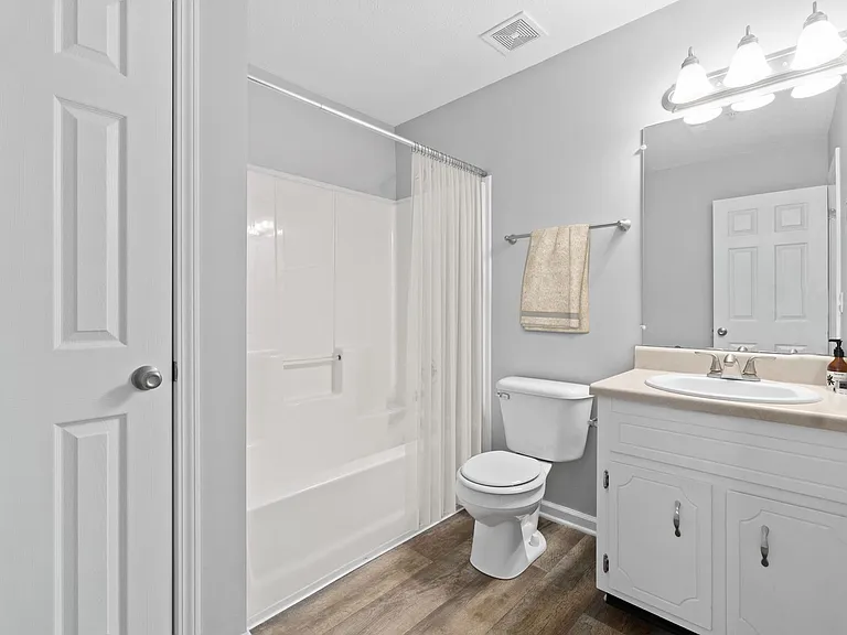 Highland Park Luxury Townhomes — Photo 30