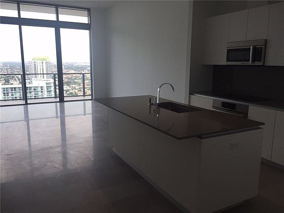 5th image of 68 SE 6th St APT 4046