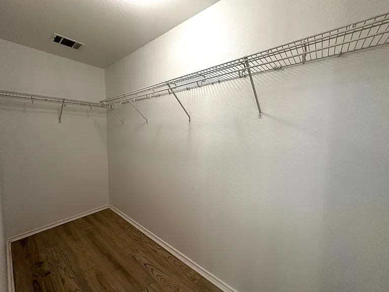 722 Lavaca Loop — Photo 11