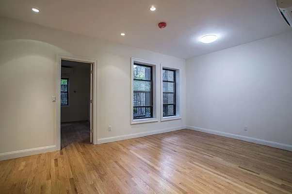 Rented by Cast Iron Real Estate | media 22