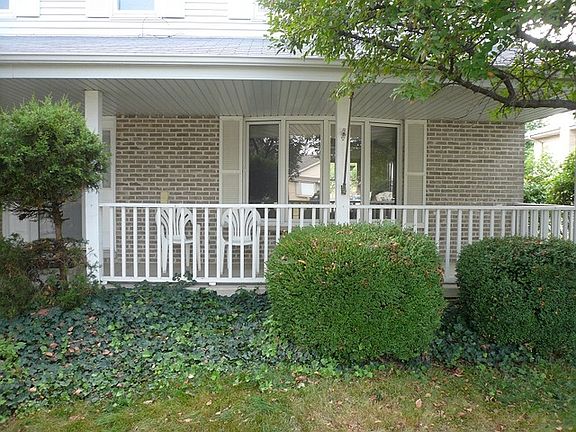 3rd image of 21 Brittany Dr