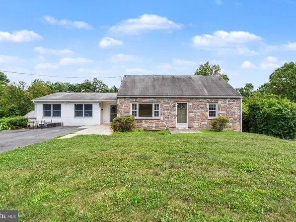 922 Valley Rd, Enola, PA 17025