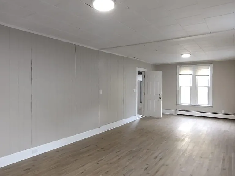 131 E School St #2 — Photo 8