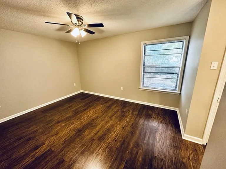 6655 Hartford Dr — Photo 12