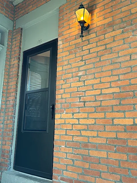 3 bed, 1600 sqft, $2,300 — Photo 2