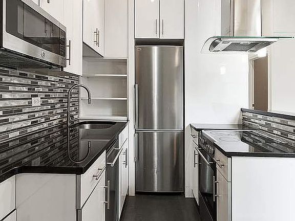 5th image of 460 W 51st St APT 5