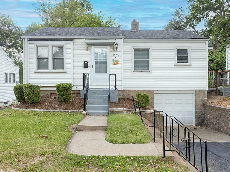 3575 Boswell Ave — Photo 1