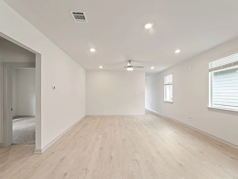 237 Ashford St — Photo 14