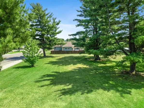1000 W Lyon Ave, Lake City, MN 55041