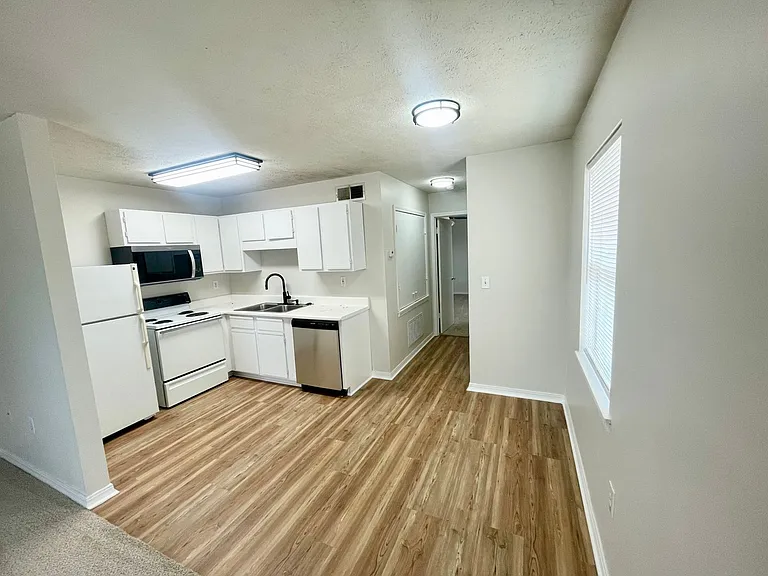 575 Dexter Dr — Photo 7