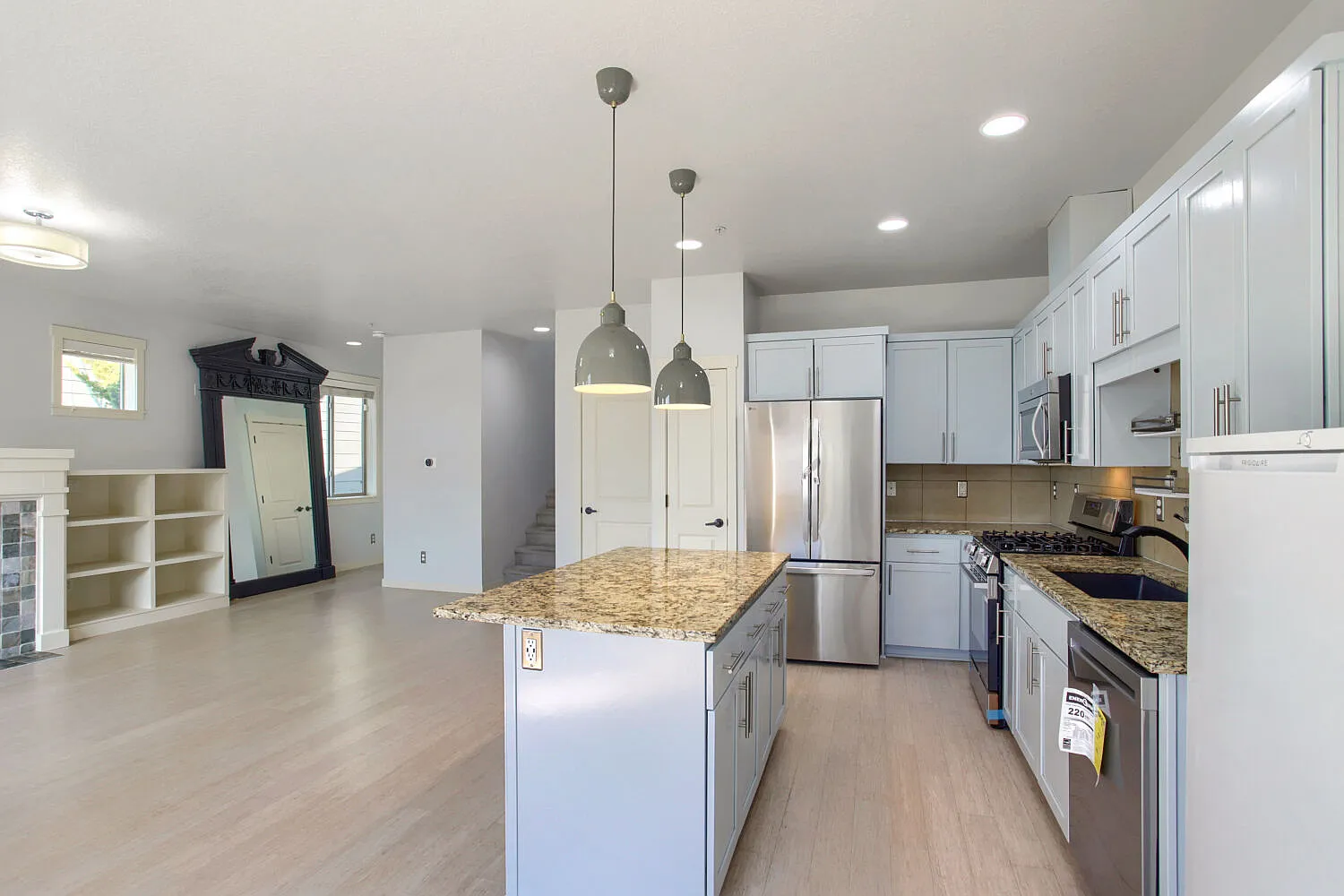 3 bed, 1768 sqft, $2,875 — Photo 3