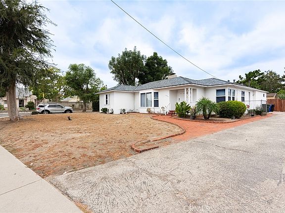 3rd image of 8809 E Fairview Ave