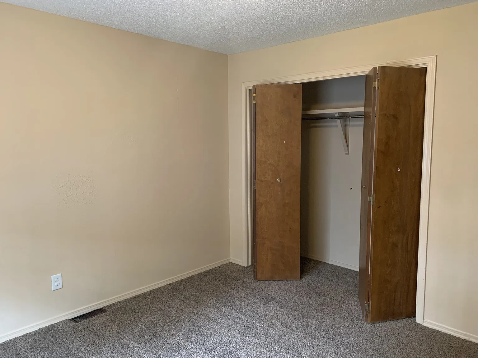 2 bed, 1000 sqft, $850 — Photo 4