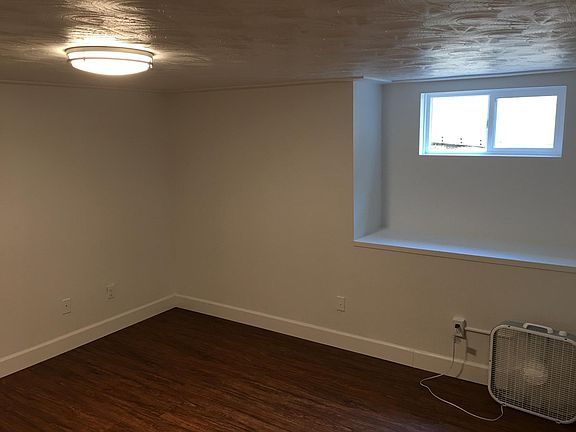 5th image of 915 13th St APT C