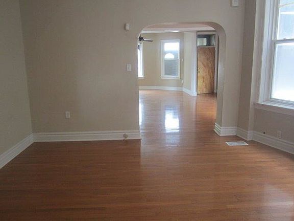 4th image of 3421 W Fulton Blvd