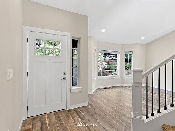 4th image of 9512 34th Street Ct E