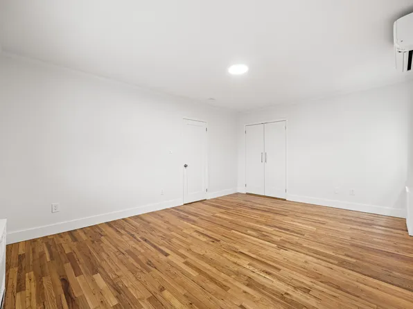 2567 East 29th Street image 12 of 31