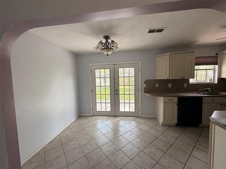 10415 Norton Dr — Photo 15