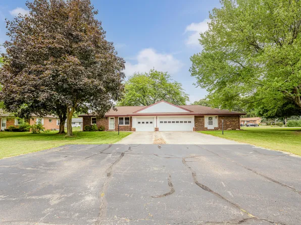 2113/2115 Charles Dr, Stevensville, MI 49127