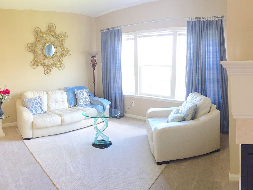 Master Sitting Area