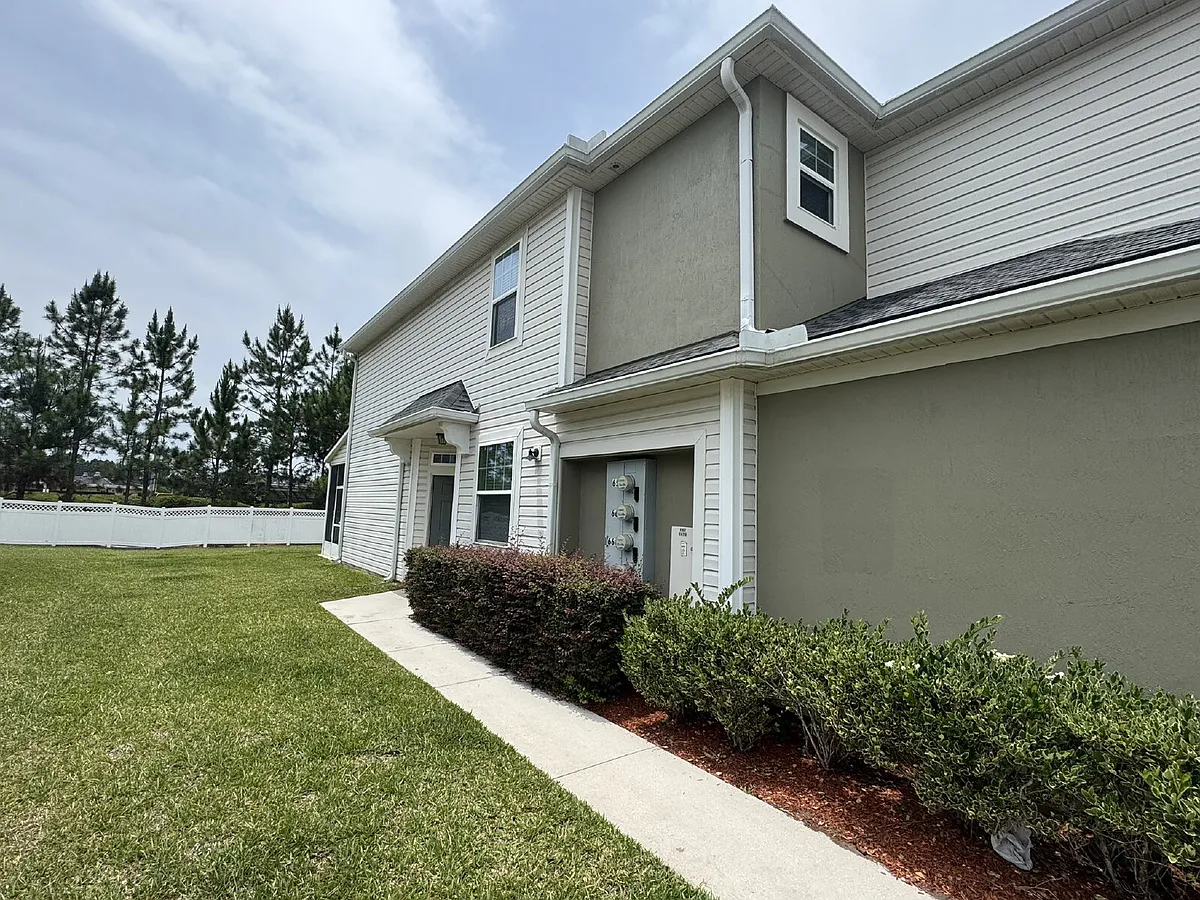 Building Photo - 670 Grover Ln