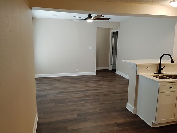 4th image of 400 E Highland St