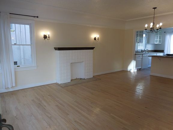 2nd image of 837 5th St #Uppper