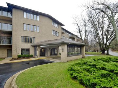 4040 Greenleaf Cir APT 402, Kalamazoo, MI, 49008