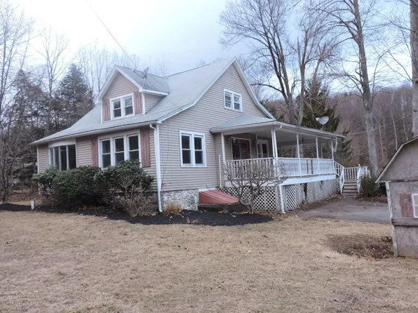 496 2nd St, Harveys Lake, PA 18618
