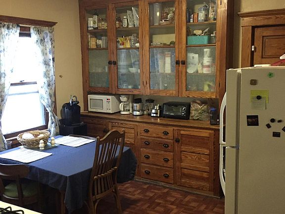 4th image of 63 Blaine Ave #2