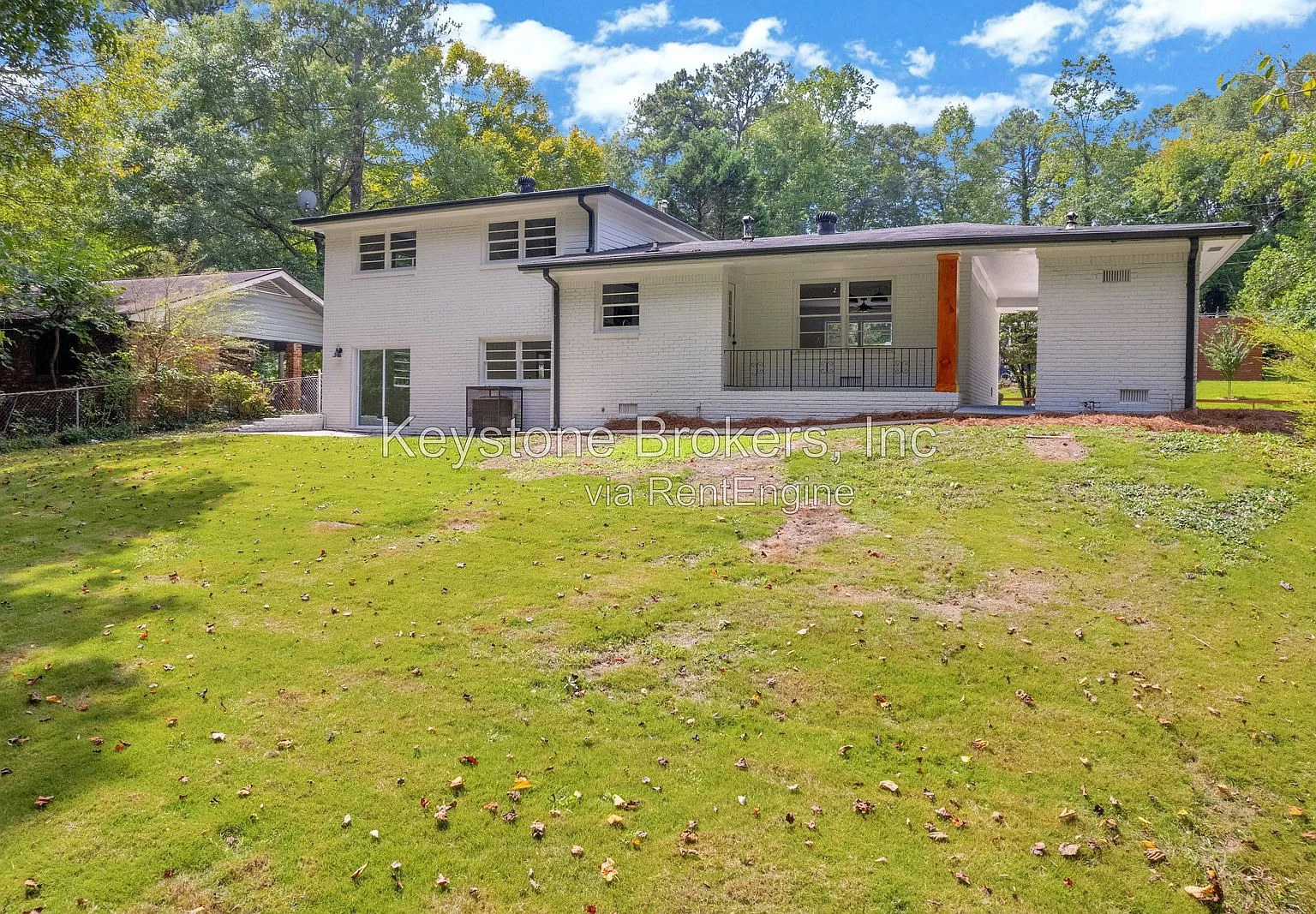 3 bed, 2.0 bath, 1871 sqft, $2,100 — Photo 2