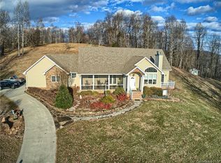200 Deerfield Ridge Rd, Hendersonville, NC 28792