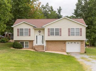 358 Hermitage Rd, Staunton, VA 24401