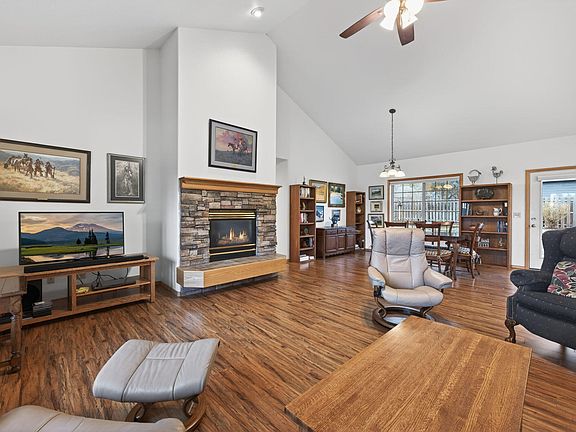 5th image of 21181 Cultus Mountain Ct